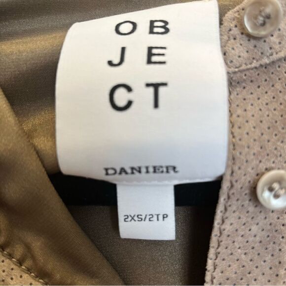 Object Danier Suede Shirt - Like New! Tan Taupe Mocha Color XXS (fits 35” chest) - Picture 4 of 6